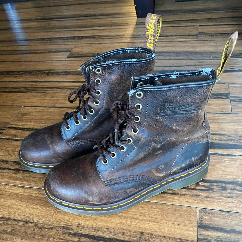 Dr. Doc Martens Men’s 9 Women’s 10